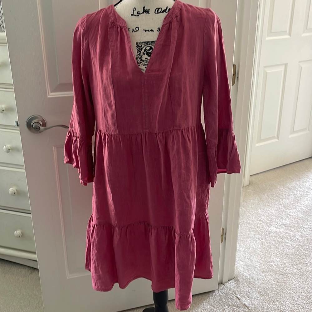 Linen dress by Velvet (Graham and Spencer).  New with out tags. Small.